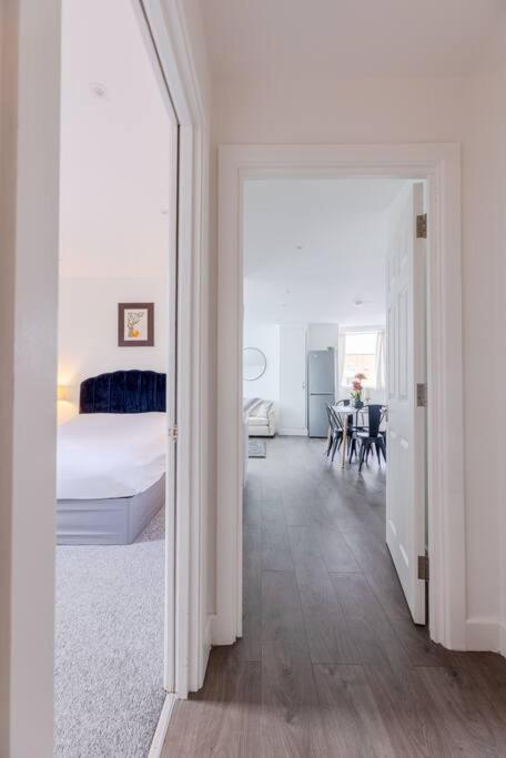 Vertigo Boutique Sleeps 4 London Kingston upon Thames  Exterior photo